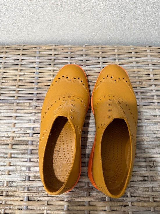 BIION Casual Wingtip Golf Shoes in Mustard Yellow, men’s 6, women’s 8, GUC main image 4